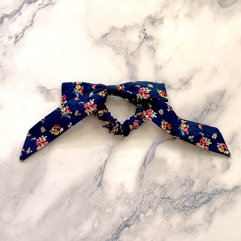 Free People blue floral scrunchie with bow